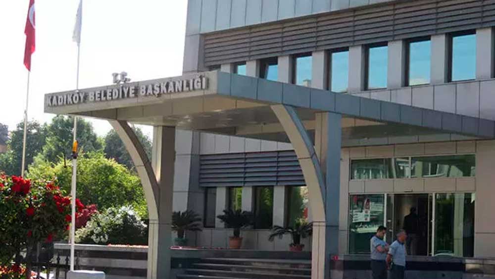 Kadıköy Belediyesi'ne rüşvet iddiasıyla başlatılan operasyonda 32 kişi tutuklandı