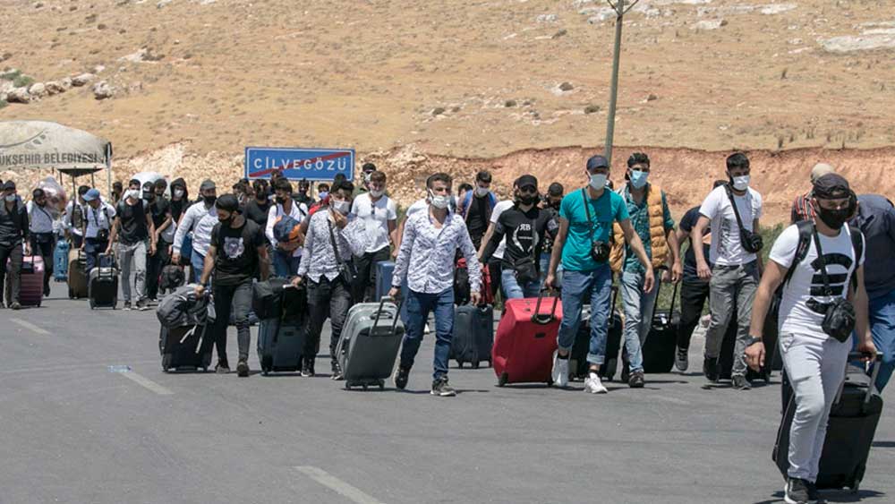 Türkiye'de yaşayan sığınmacılara ilişkin bilinmeyenler açıklandı: Kaç kişi var, ne kadarı vatandaşlık aldı?