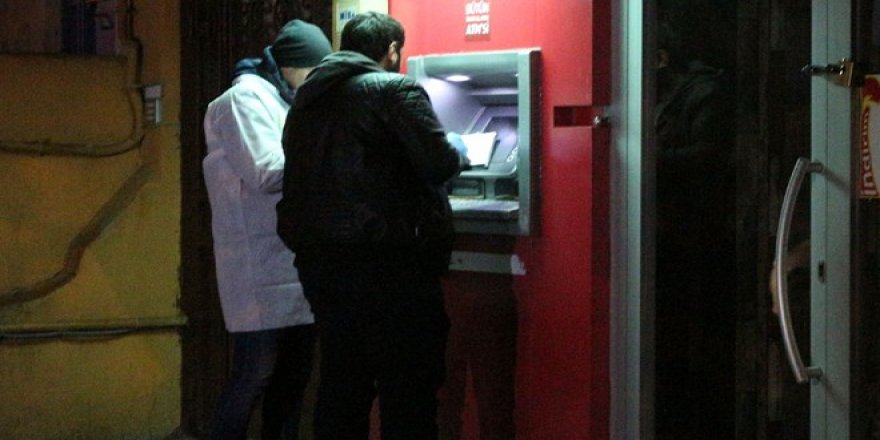Bankadan açıklama geldi: ATM'den para çekenler dikkat!