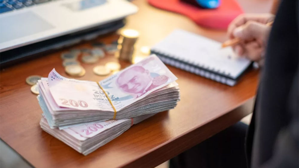 AKP'li isimden flaş asgari ücret çıkışı
