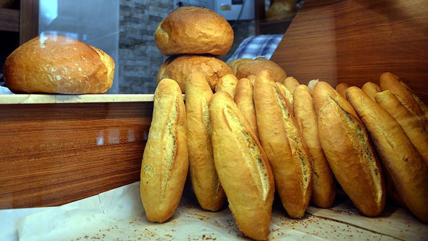 Ekmek zamları sonrası: Önce az alıyor ardından alışıyor
