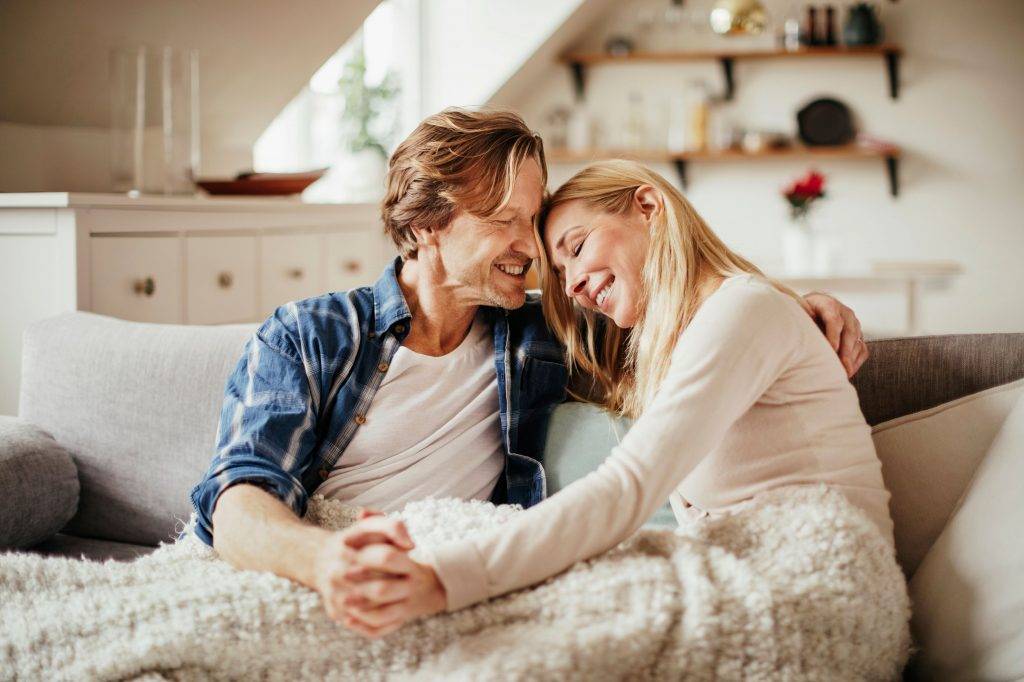 İlişkisinde mutlu olmayı kim istemez ki... İşte mutlu ilişkinin 9 sırrı 10