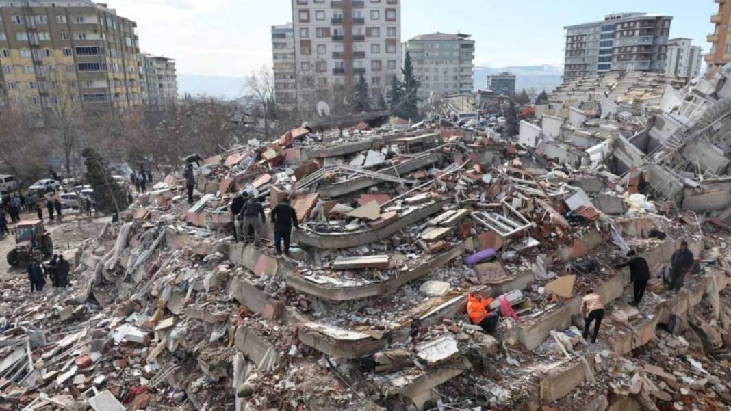 Prof. Dr. Ahmet Ercan'dan kritik deprem uyarısı: “Çok geç olmadan” diyerek il ve ilçeleri sıraladı 3