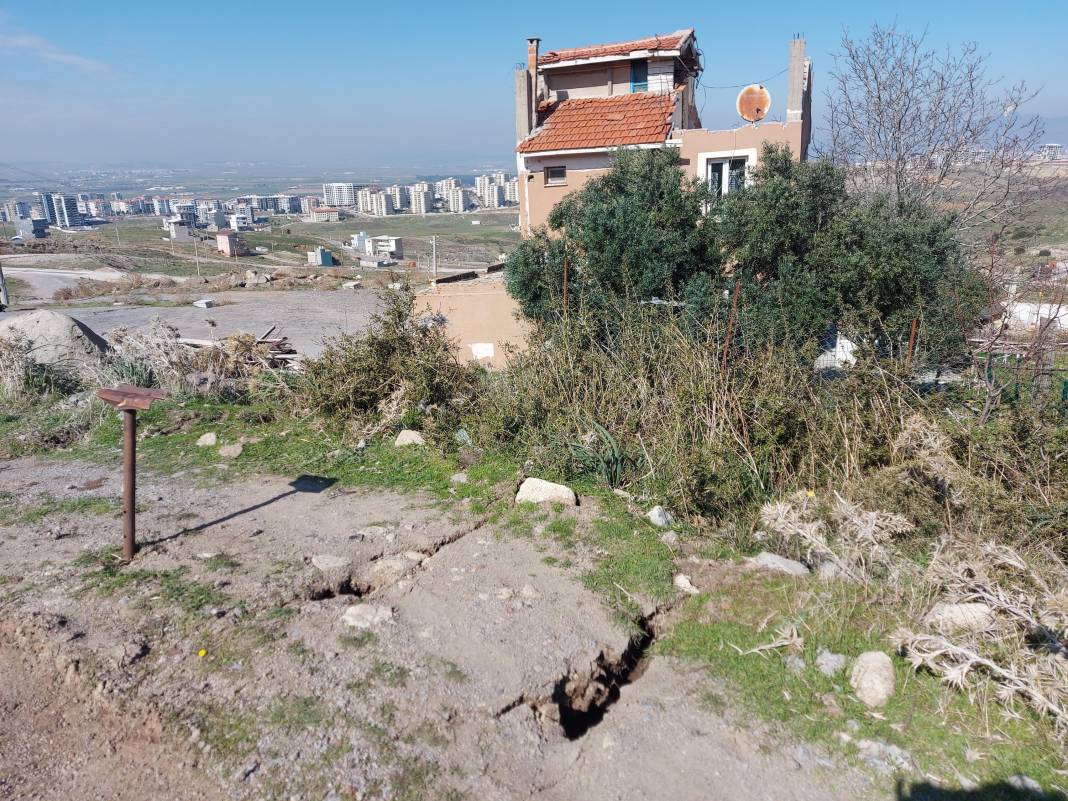 İzmir depremi sonrası Prof. Dr. Hasan Sözbilir’den hayati uyarı: Orada tehlike büyüyor, heyelan kapıda 10