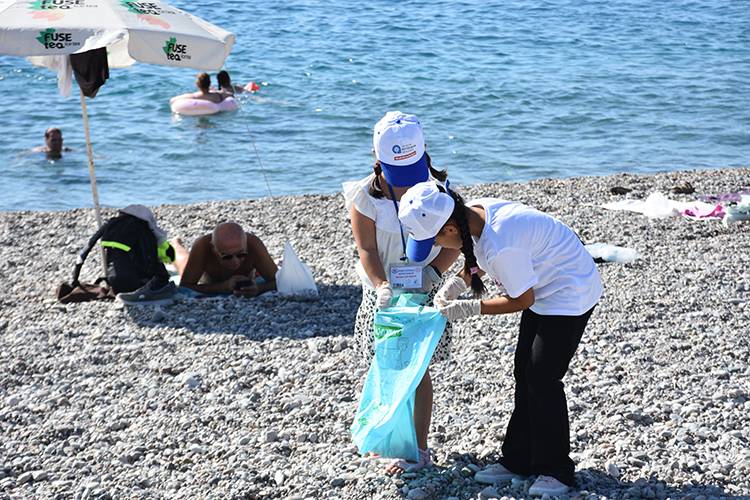 Antalya'da kıyı ve deniz dibi temizliği yapıldı 3