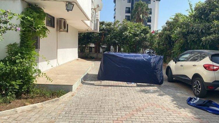 Vatandaş yerde yattığını görünce şoke oldu: Eski Demre Belediye Başkanı Adnan Genç çatıdan atlayarak intihar etti 2