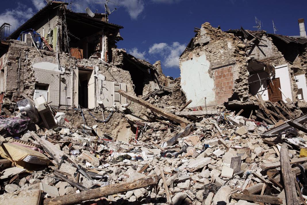 Ünlü deprem profesörü Ahmet Ercan 7,8 büyüklüğünde deprem beklediği şehri açıkladı 5