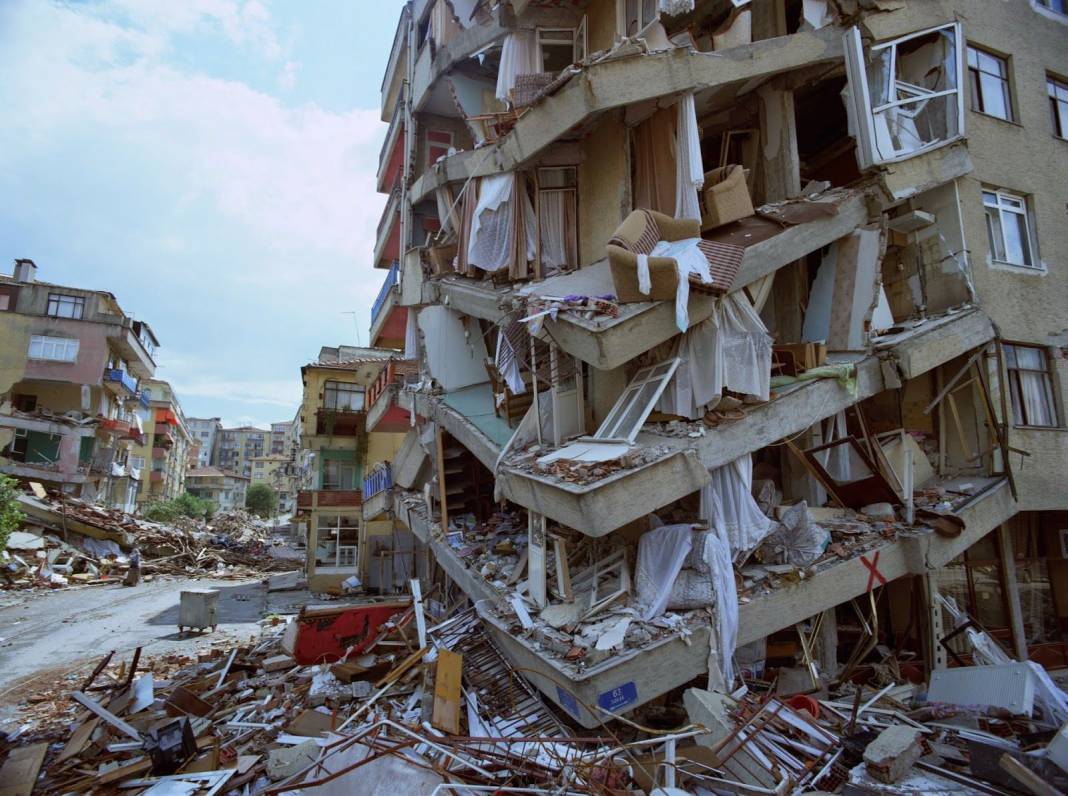 Ünlü deprem profesörü Ahmet Ercan 7,8 büyüklüğünde deprem beklediği şehri açıkladı 1