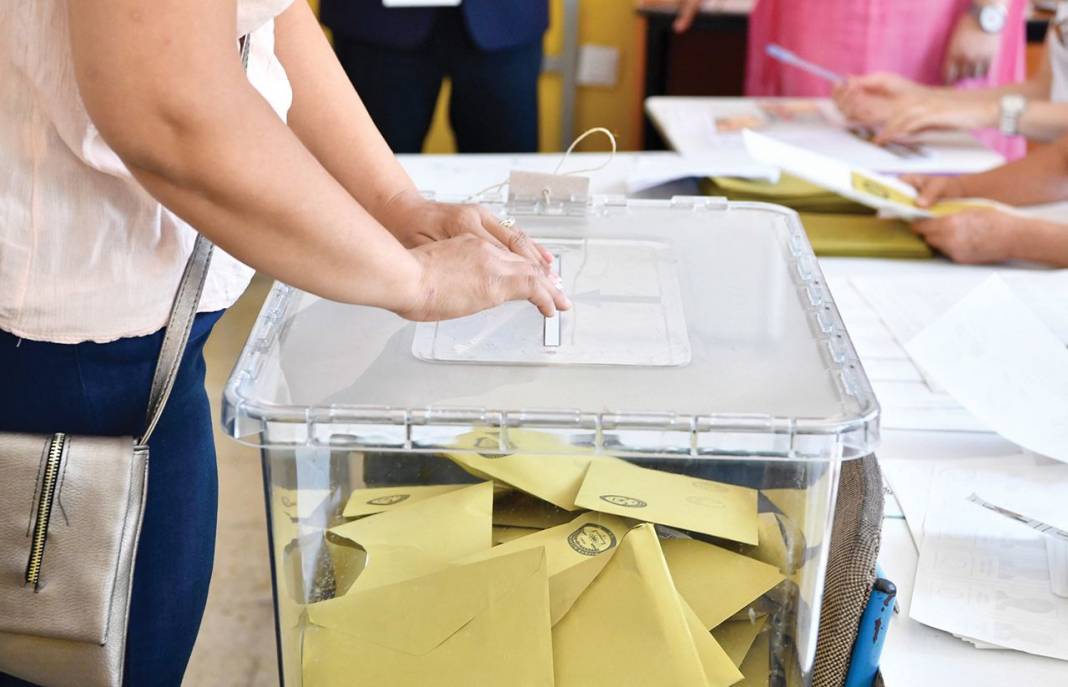 AKP seçmeninin “3 büyükşehir için oy verme eğilimleri” anketi sonuçlandı: İlk sırada hangi isimler var 8