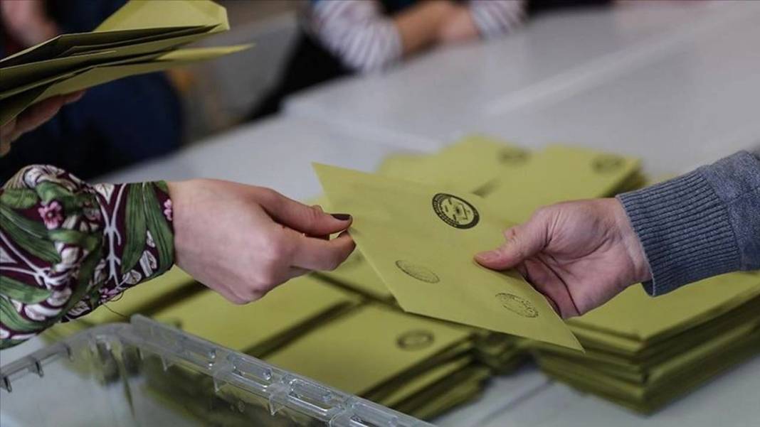 AKP seçmeninin “3 büyükşehir için oy verme eğilimleri” anketi sonuçlandı: İlk sırada hangi isimler var 9
