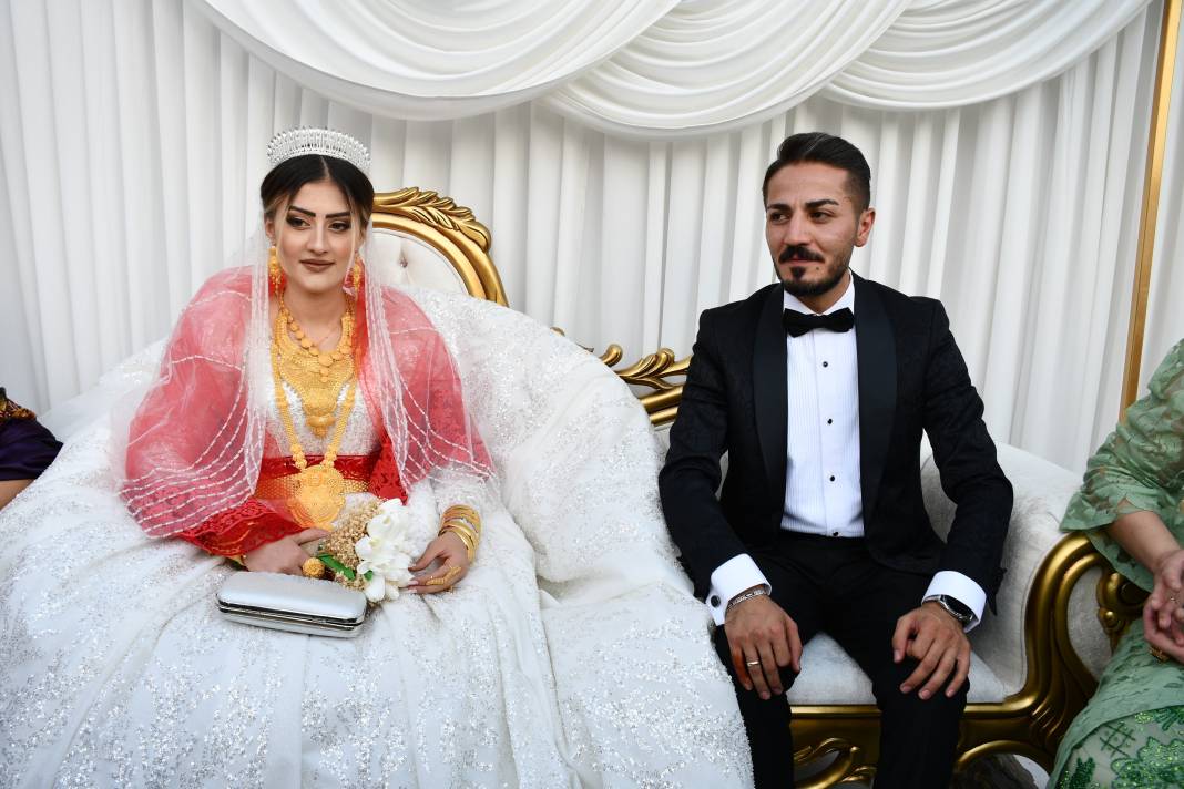 AKP’li belediye başkanının oğlunun düğününde rekor takı: Altın takmak için birbirleriyle yarıştılar 4