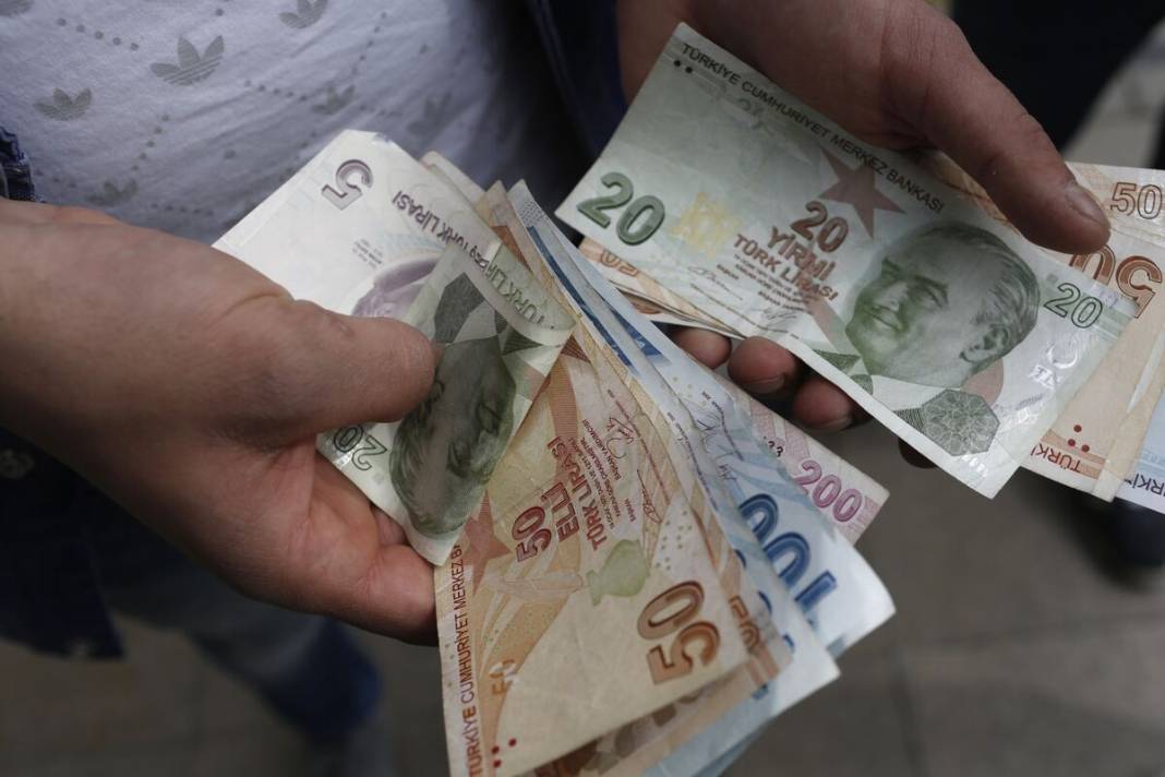 Ünlü ekonomist asgari ücret için Erdoğan'ın masasındaki rakamı açıkladı: Son kez büyük zam yapılacak! 10