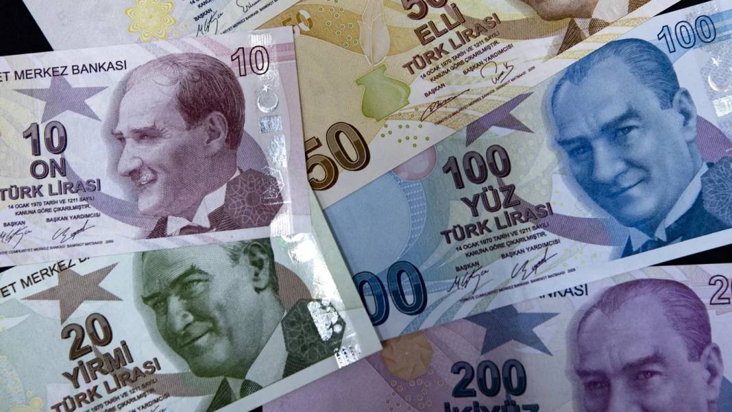Ünlü ekonomist asgari ücret için Erdoğan'ın masasındaki rakamı açıkladı: Son kez büyük zam yapılacak! 13