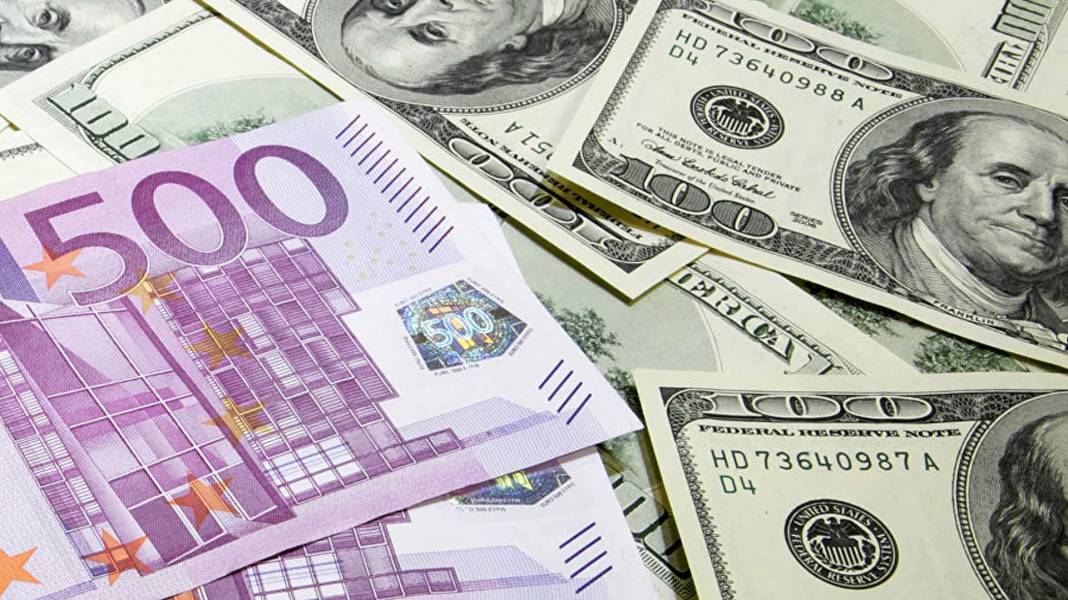 Euro 30'a dayandı, Dolar 28'i aştı! Kafası karışan yatırımcılara ünlü ekonomist Özgür Demirtaş sinyali verdi 5