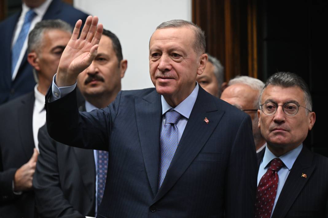 Ahmet Davutoğlu ve Ali Babacan'a ağır bombardıman! Erdoğan bugüne kadar ilk kez özel konuşmaları ifşa etti! İşte şimdi yandık 7