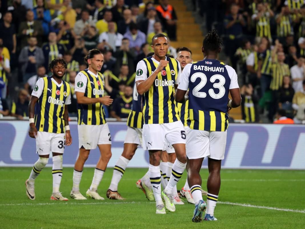 Fenerbahçe-Ludogorets maçından harika görüntüler: 100.yıla özel kutlama 11