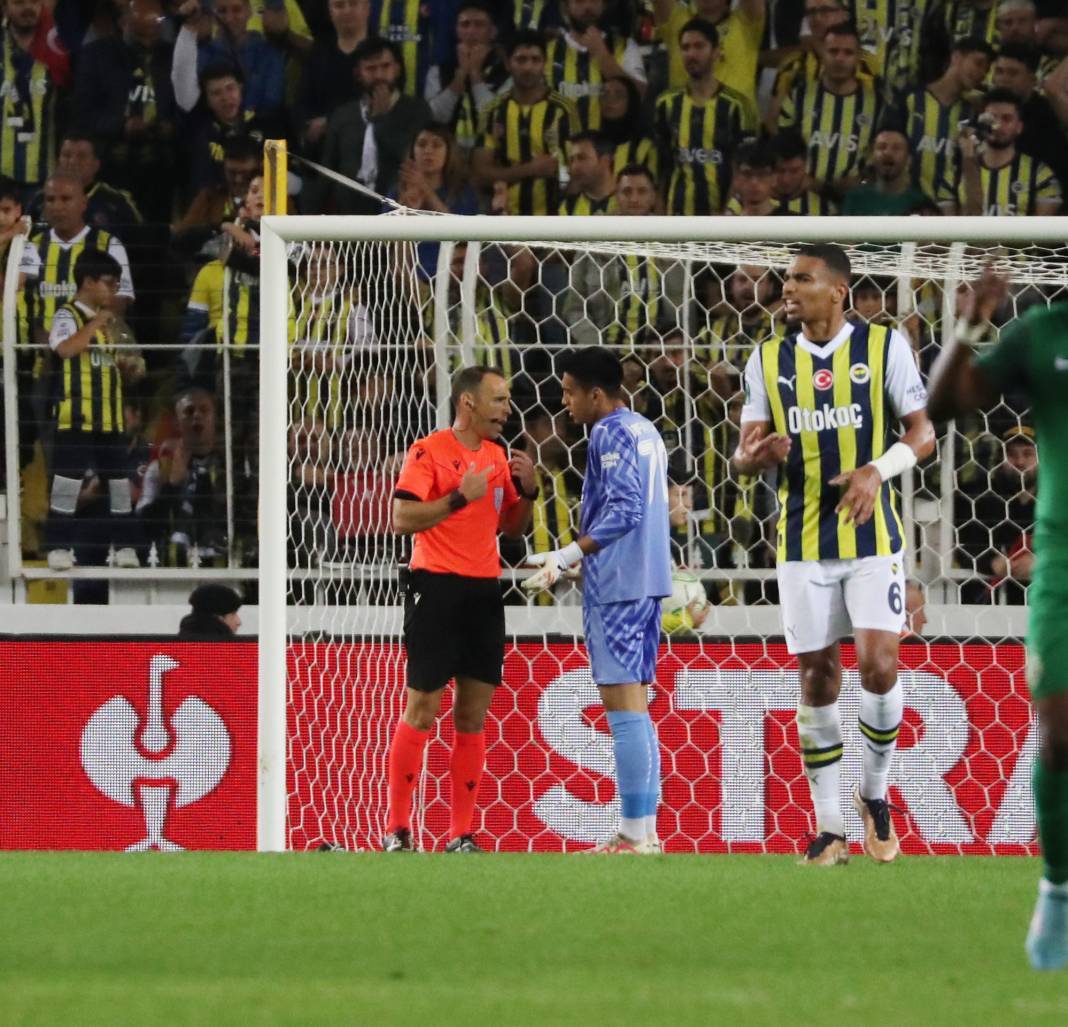 Fenerbahçe-Ludogorets maçından harika görüntüler: 100.yıla özel kutlama 1