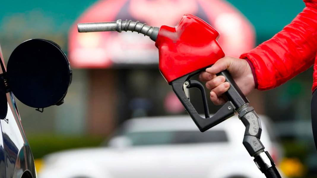 Akaryakıt fiyatlarında indirim fırsatı: Fiyatları gören benzin istasyonlarına hücum ediyor 2