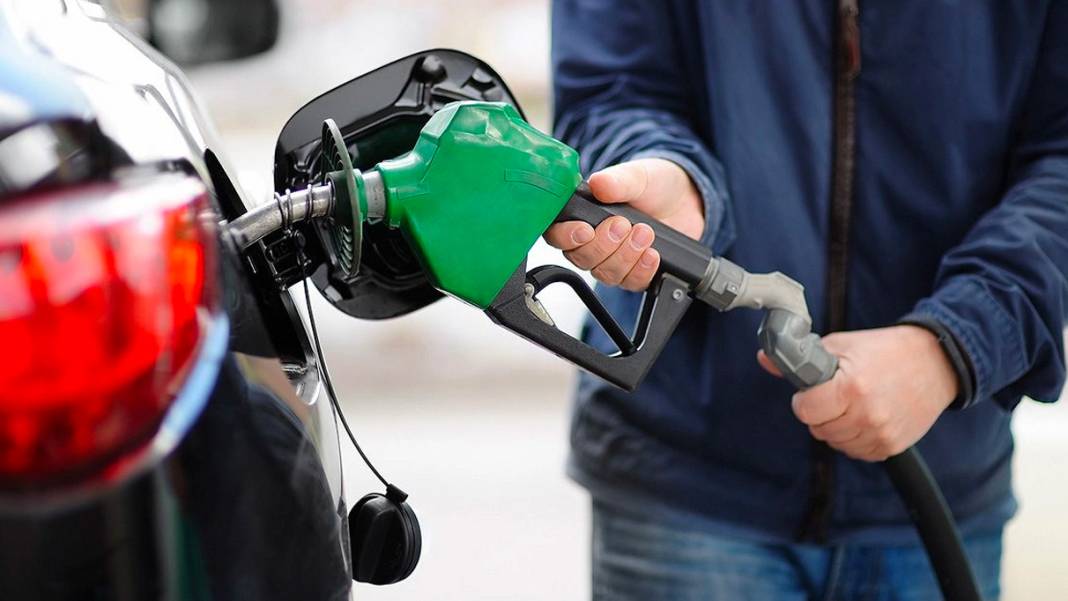 Akaryakıt fiyatlarında indirim fırsatı: Fiyatları gören benzin istasyonlarına hücum ediyor 1