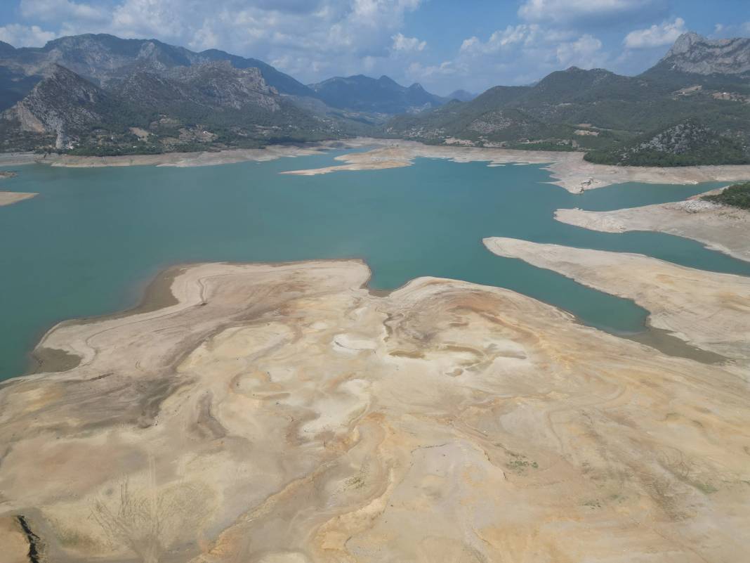 Kozan Barajında su seviyesi alarm veriyor 3