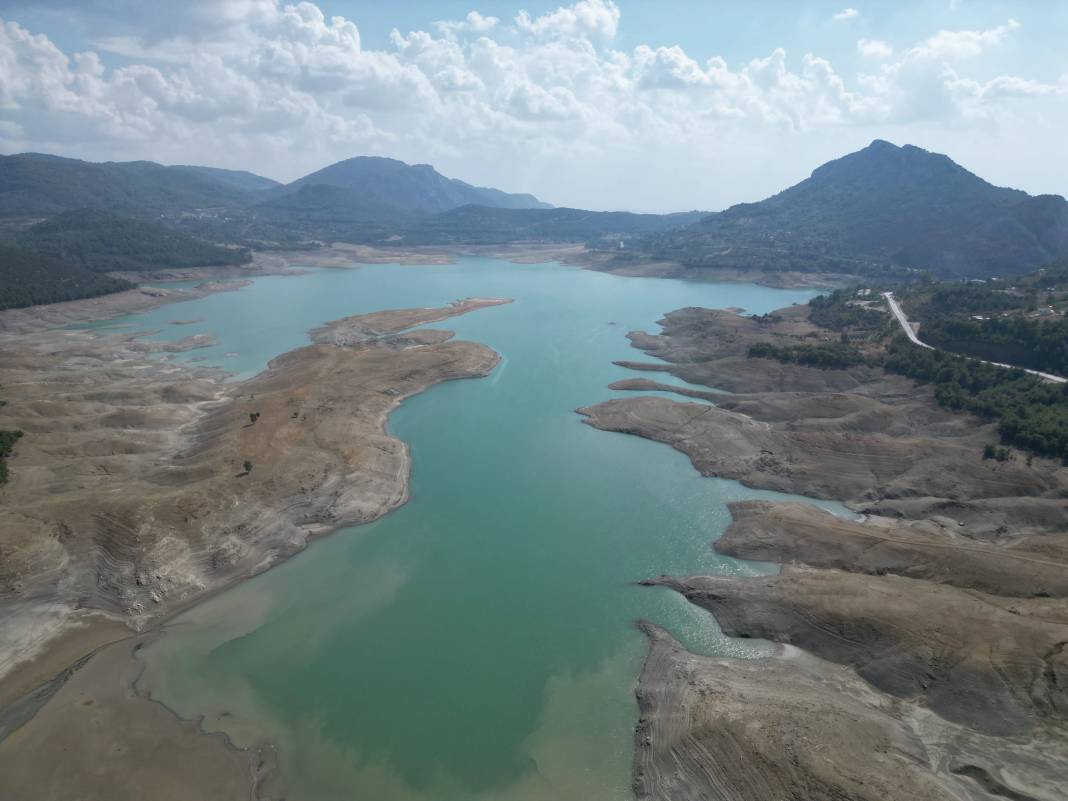 Kozan Barajında su seviyesi alarm veriyor 4