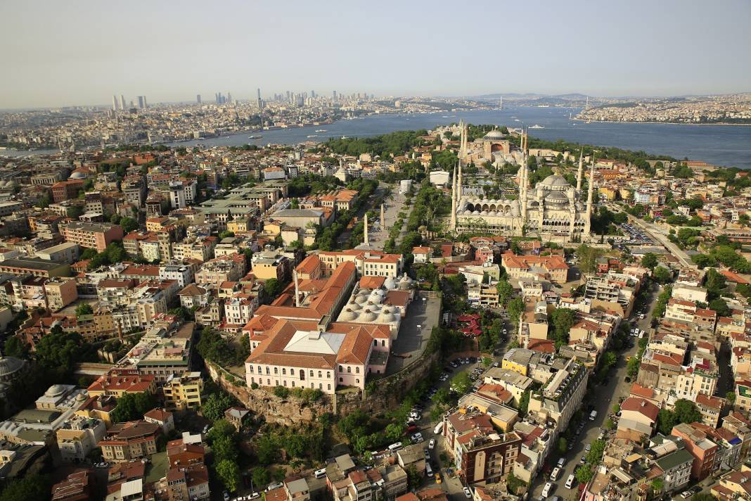İstanbul'da 23 ilçe saatlerce karanlığa gömülecek! Mumlarınızı hemen hazırlayın 15