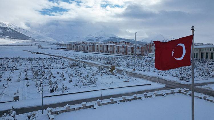Erzurum'da mezar kazma işlemi kara kış gelmeden yapıldı 4