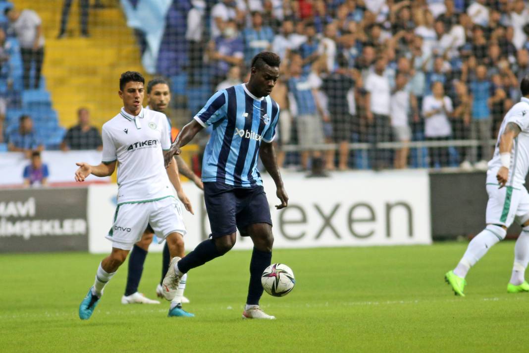 Adana Demirspor'un yıldız golcüsü Mario Balotelli ölümden döndü: Ağır hasarlı araçtan böyle çıkarıldı 5