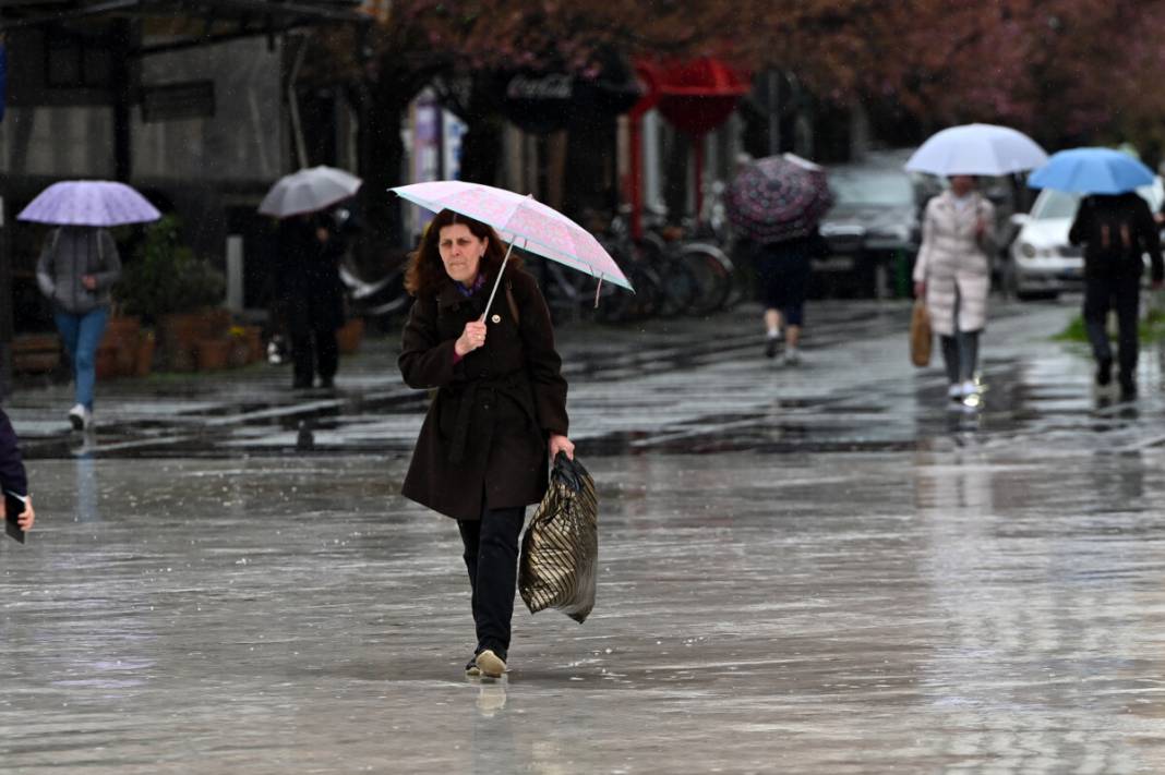 Sis, pus, sağanak ve sel... Hepsi birden geliyor: Meteoroloji'den bu illere sarı kod alarmı! 3