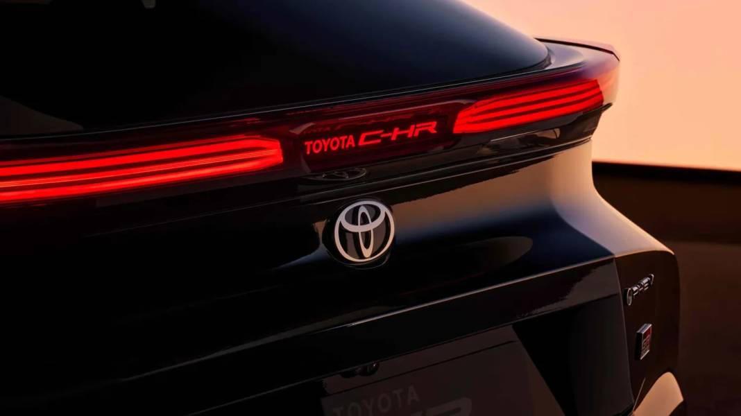 Yeni Toyota C-HR Türkiye'de: İşte fiyatı ve özellikleri 27
