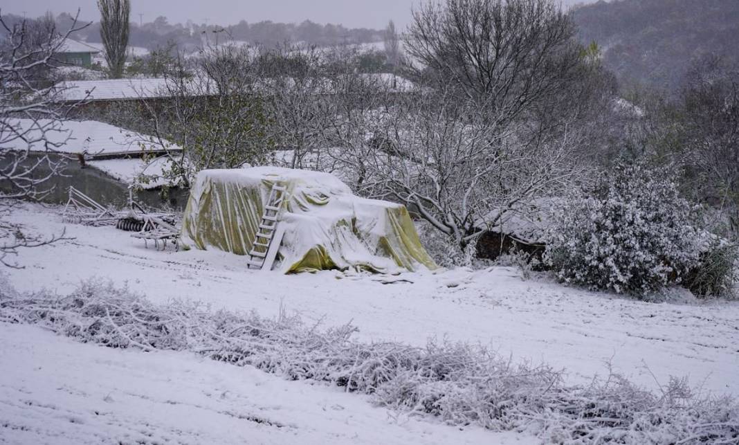 Türkiye buz kesti: Kar, sağanak ve fırtına ne zamana kadar sürecek! 9