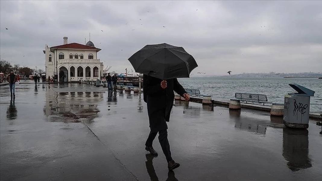 Meteoroloji, AFAD, AKOM ve İstanbul Valiliği günler öncesinden uyarmıştı: İstanbul'u sağanak ve fırtına esir aldı! 4