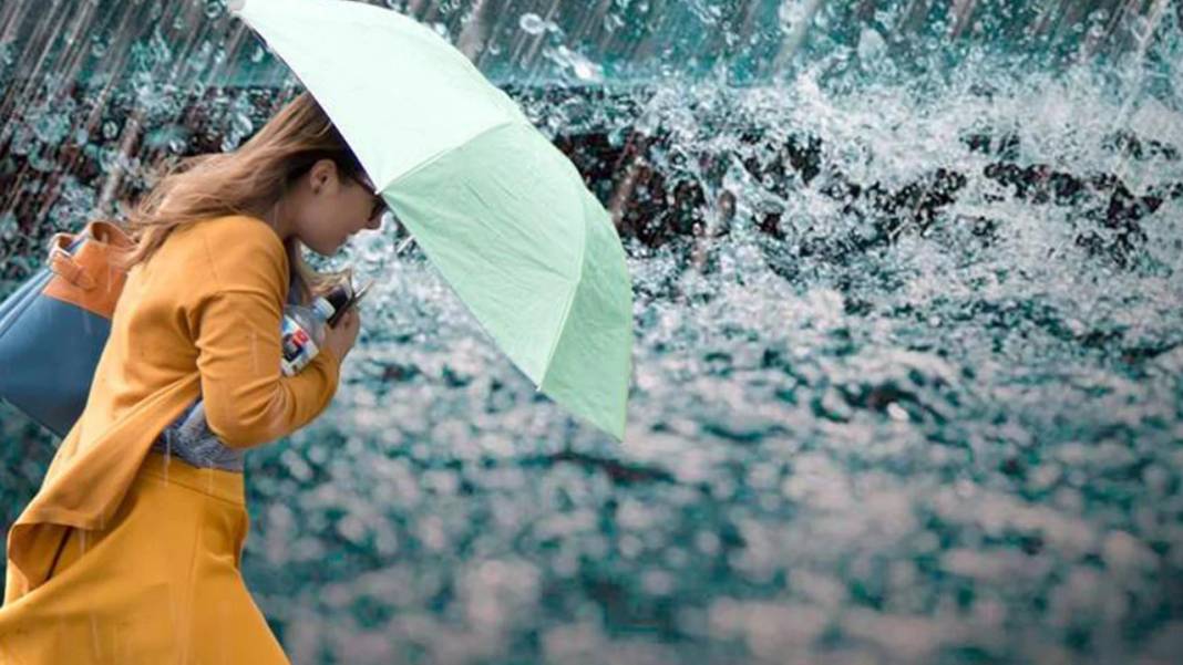 Meteoroloji, AFAD, AKOM ve İstanbul Valiliği günler öncesinden uyarmıştı: İstanbul'u sağanak ve fırtına esir aldı! 2