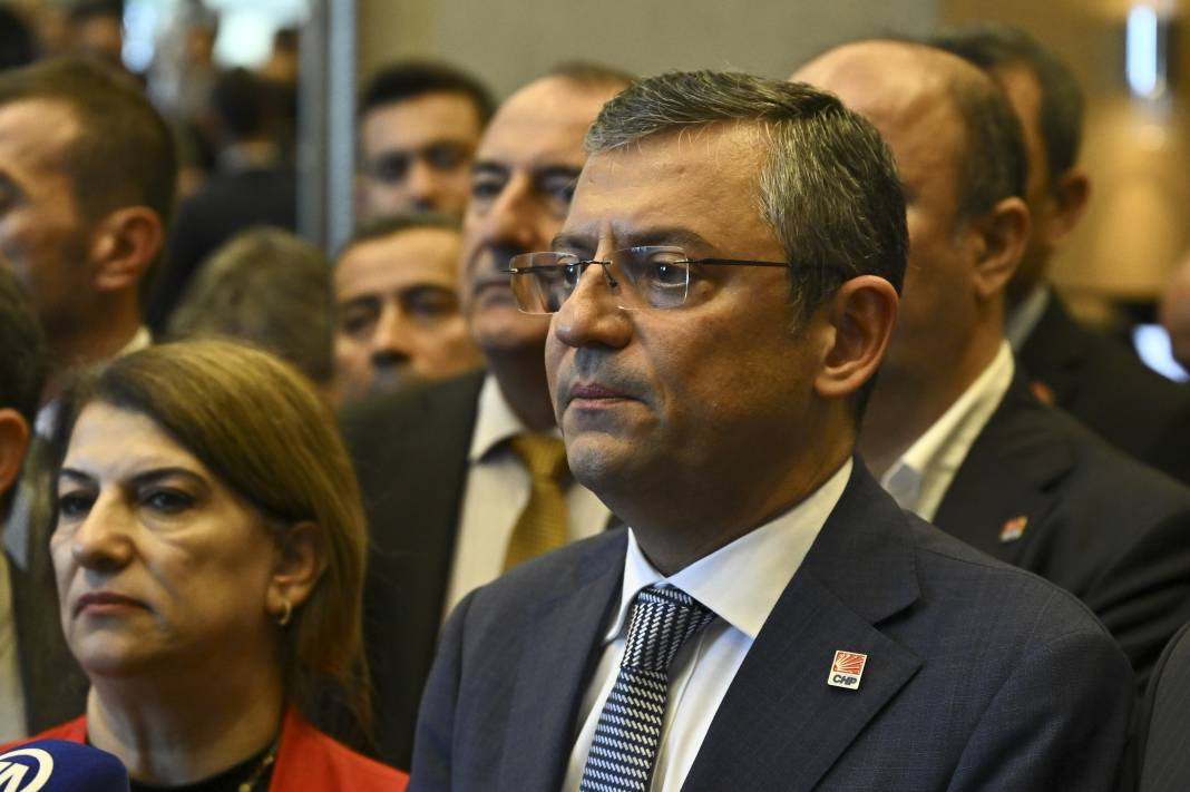 Özgür Özel'den flaş devir teslim açıklaması! Kemal Kılıçdaroğlu için son 48 saat uyarısı 9
