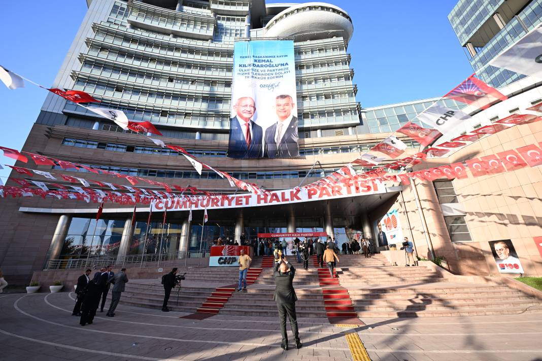 Kılıçdaroğlu’nu CHP'ye yakın tuttuğu ofisinde ilk kim ziyaret etti! Yerel seçim öncesi dikkat çeken hamle 8