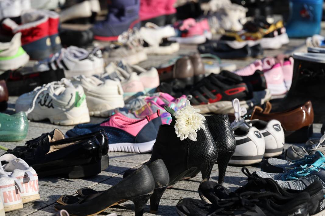 Seul’ün merkezine Filistin'de hayatını kaybedenlerin anısına 2 bin ayakkabı bırakıldı 8