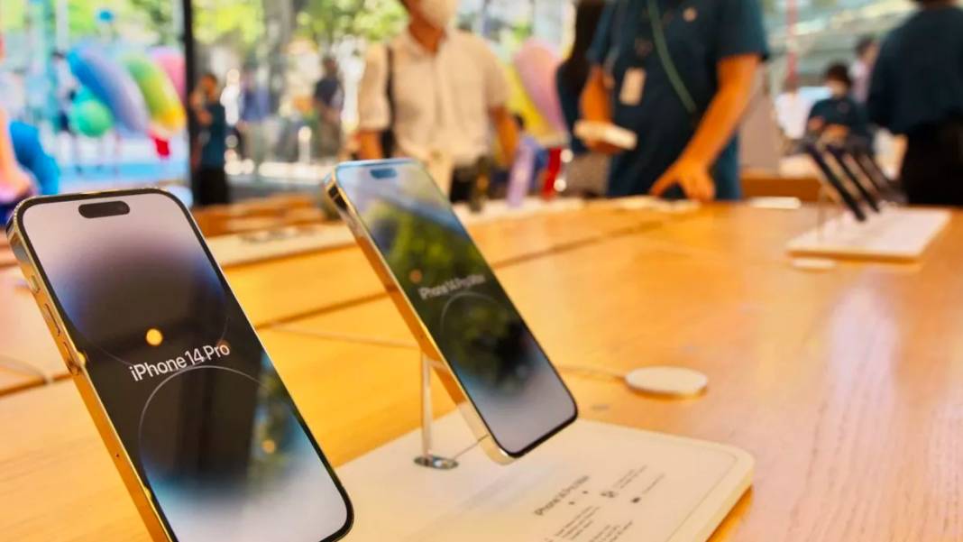 Teknoloji devi Apple Türkiye'de iPhone'lar üzerinden parayı götürdü! Rekor üstüne rekor kırdı 3