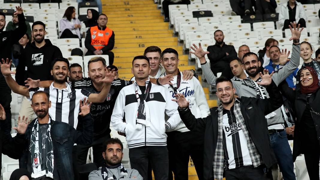 Beşiktaş Bodo/Glimt maçından çok özel görüntüler: Tribünlerde muhteşem anlar 14