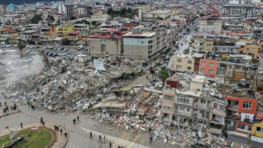 Ünlü Japon deprem uzmanı Türkiye için en kritik senaryoyu açıkladı: Çünkü çok kötü zeminde 4