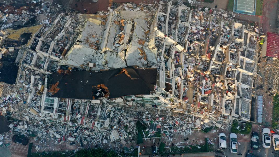 Ünlü Japon deprem uzmanı Türkiye için en kritik senaryoyu açıkladı: Çünkü çok kötü zeminde 2