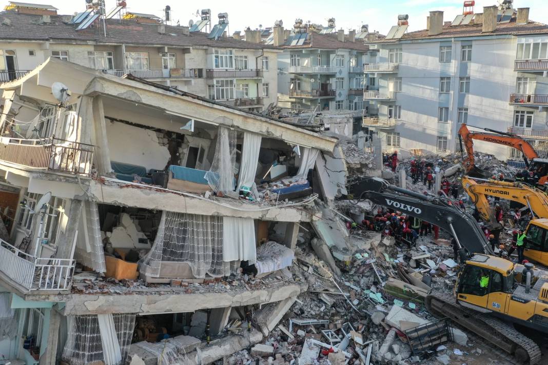 Naci Görür'den kritik Marmara depremi uyarısı: Tarih tekerrür etmesin 11