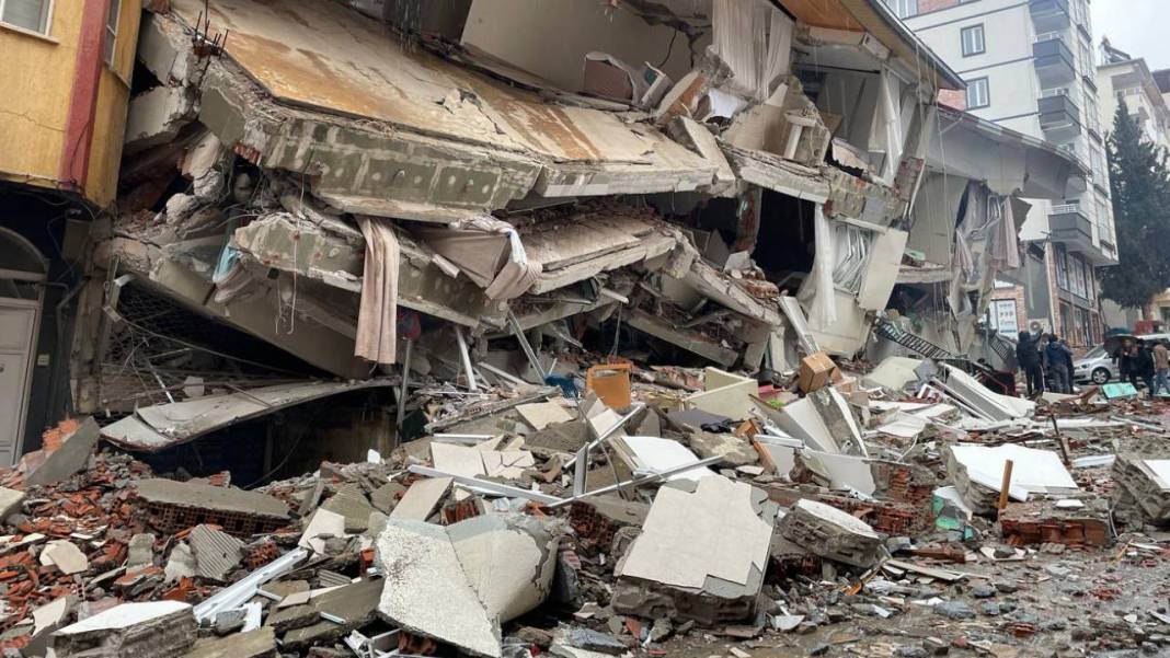 Ünlü Japon deprem uzmanı Türkiye için en kritik senaryoyu açıkladı: Çünkü çok kötü zeminde 8