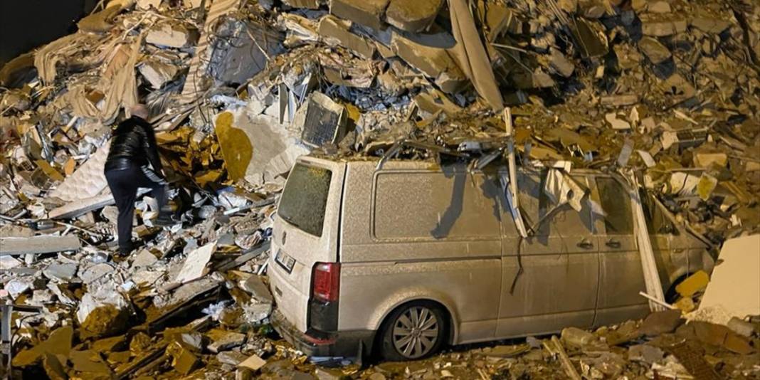 Ünlü Japon deprem uzmanı Türkiye için en kritik senaryoyu açıkladı: Çünkü çok kötü zeminde 5