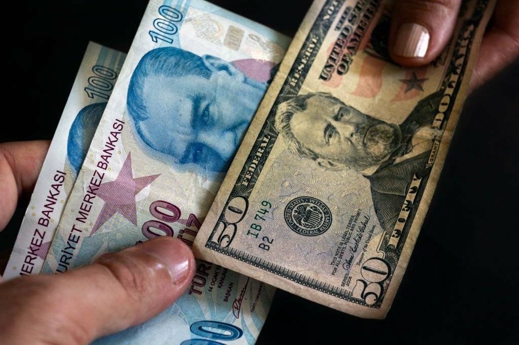 Duyanlar döviz bürosuna koştu... IMF, 2024'te Türkiye'de görülecek dolar kurunu açıkladı 6