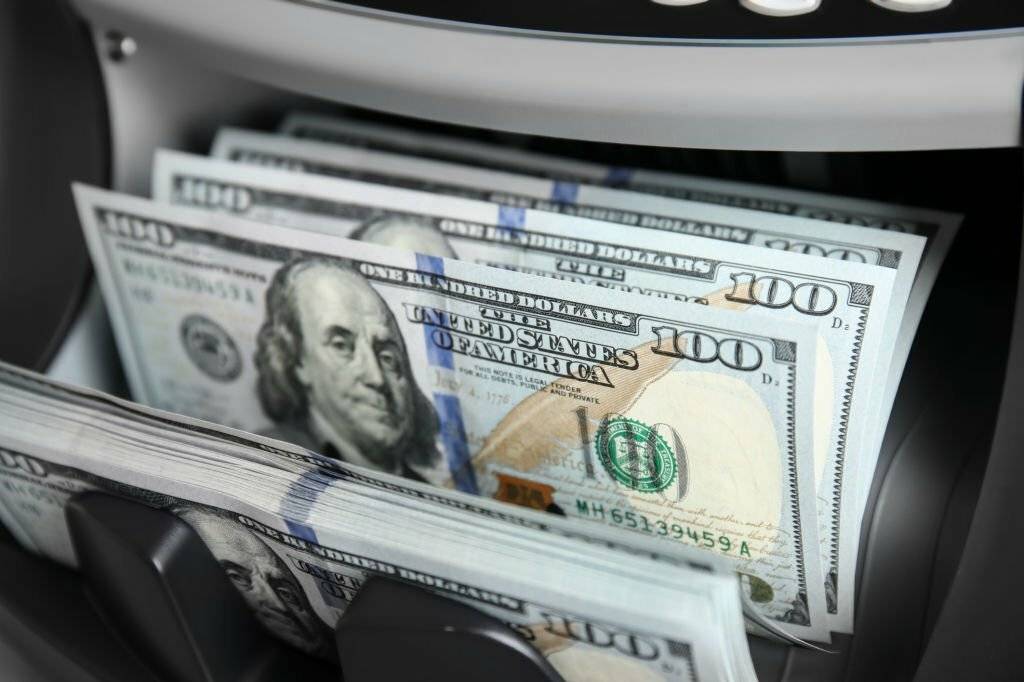 Ünlü ekonomist "Bu tarihten önce dolar alanlar köşeyi dönecek" dedi: Doların 40 liraya fırlayacağı günü açıkladı 7