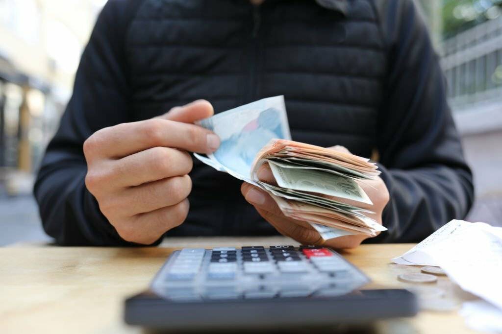 TRT emekli ve memur zammı için net rakam verdi: Yeni yılda alınacak maaşlar ilk kez ortaya çıktı! 5