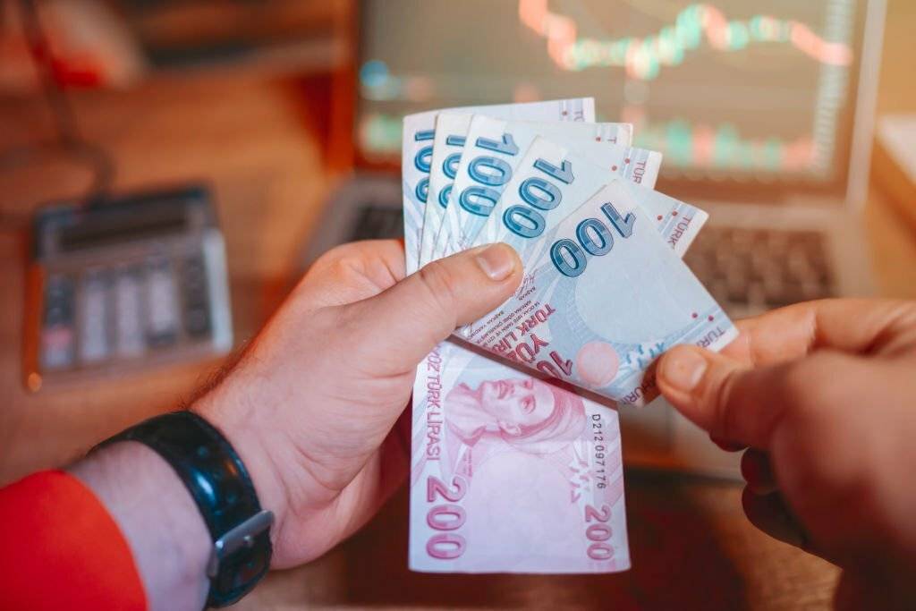 TRT emekli ve memur zammı için net rakam verdi: Yeni yılda alınacak maaşlar ilk kez ortaya çıktı! 3
