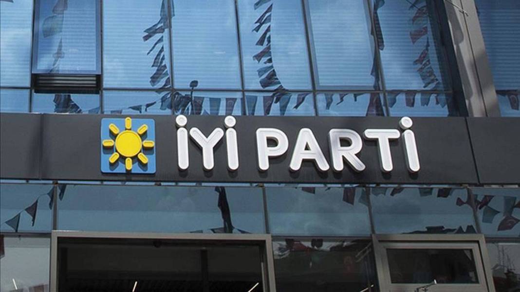 İYİ Parti'den istifa edip başka partiye geçer yazın bir kenara! Fatih Portakal'dan bomba kulis 9