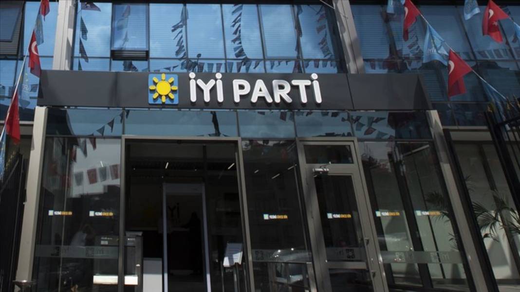 İYİ Parti'den istifa edip başka partiye geçer yazın bir kenara! Fatih Portakal'dan bomba kulis 8