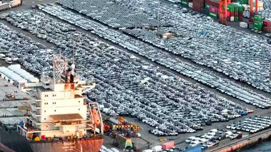 Araç piyasasındaki dengeleri değiştirecek gelişme: Binlerce sıfır araç Haydarpaşa limanında böyle görüntülendi 4